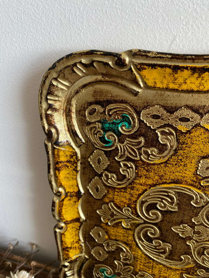 Plateau florentin rectangulaire doré aux accents jaune