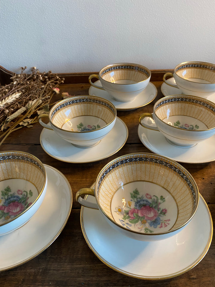 Service à café tasses fleuries Limoges