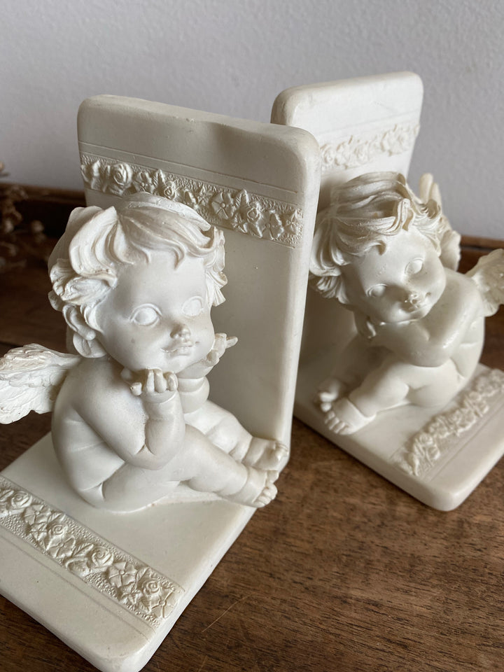 Serres livres petits anges blanc cassé