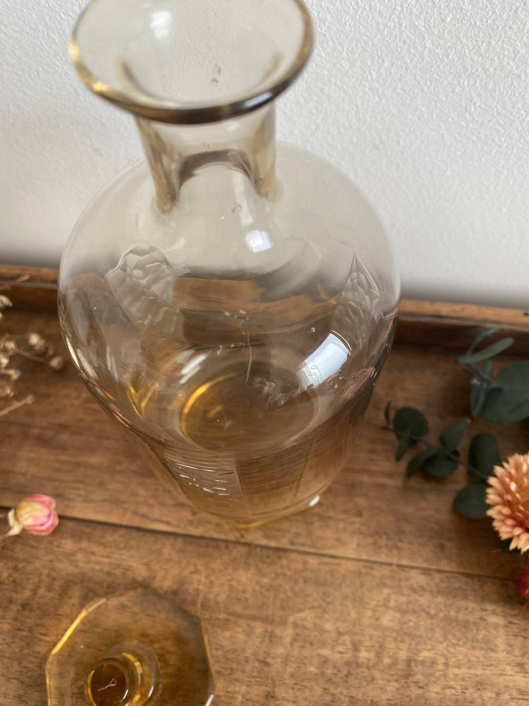 Flacon en verre couleur jaune ocre