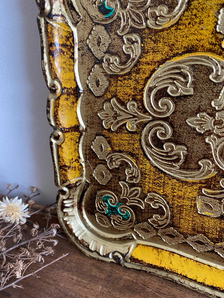 Plateau florentin rectangulaire doré aux accents jaune