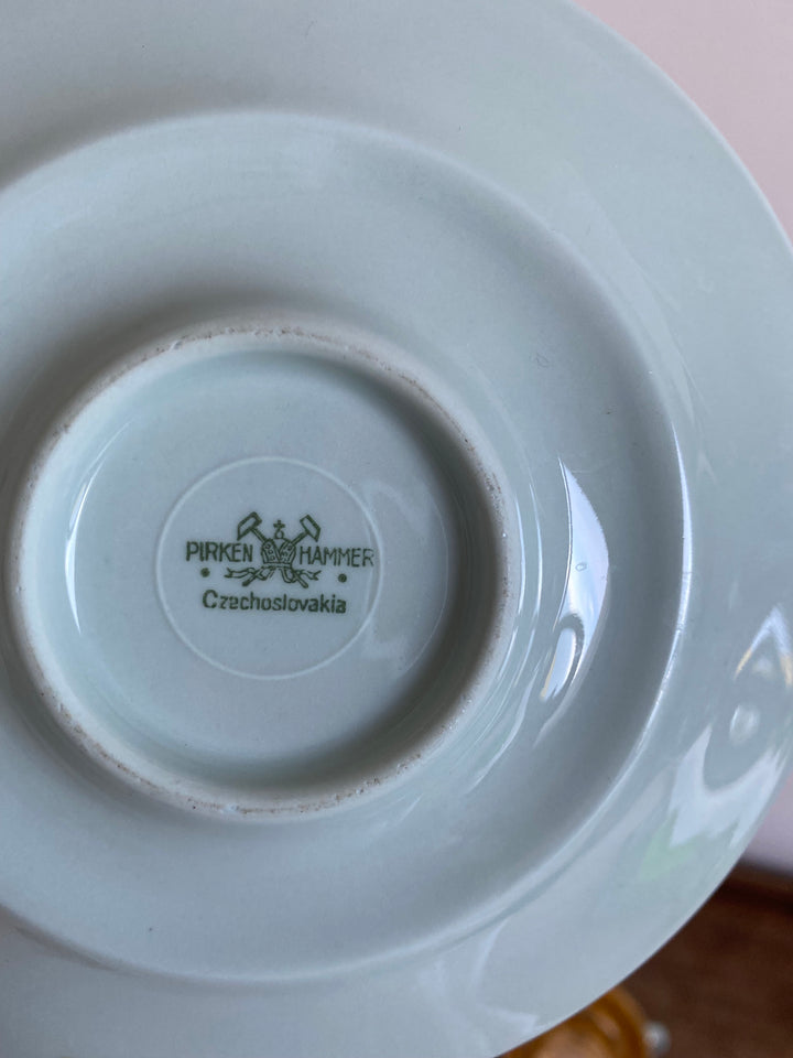 Tasses et soucoupes Pirkenhammer Czechoslovakia vert clair et or