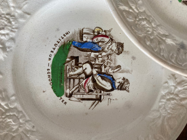 Assiettes à dessert scène de villageois XVIII ecrit francais / anglais