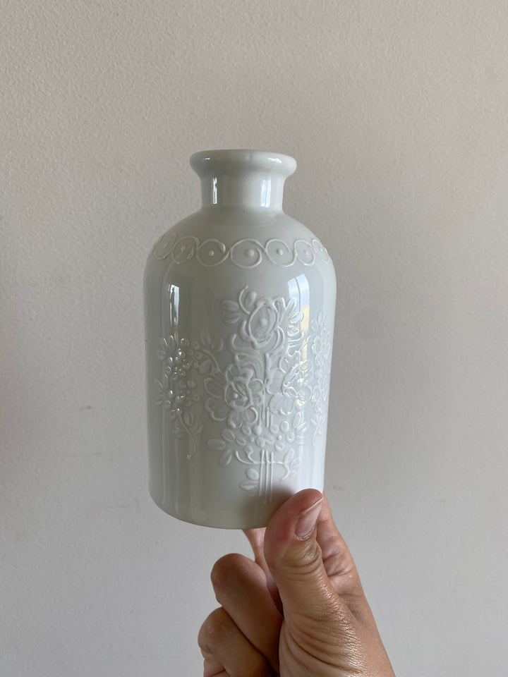 Flacons en porcelaine blanche