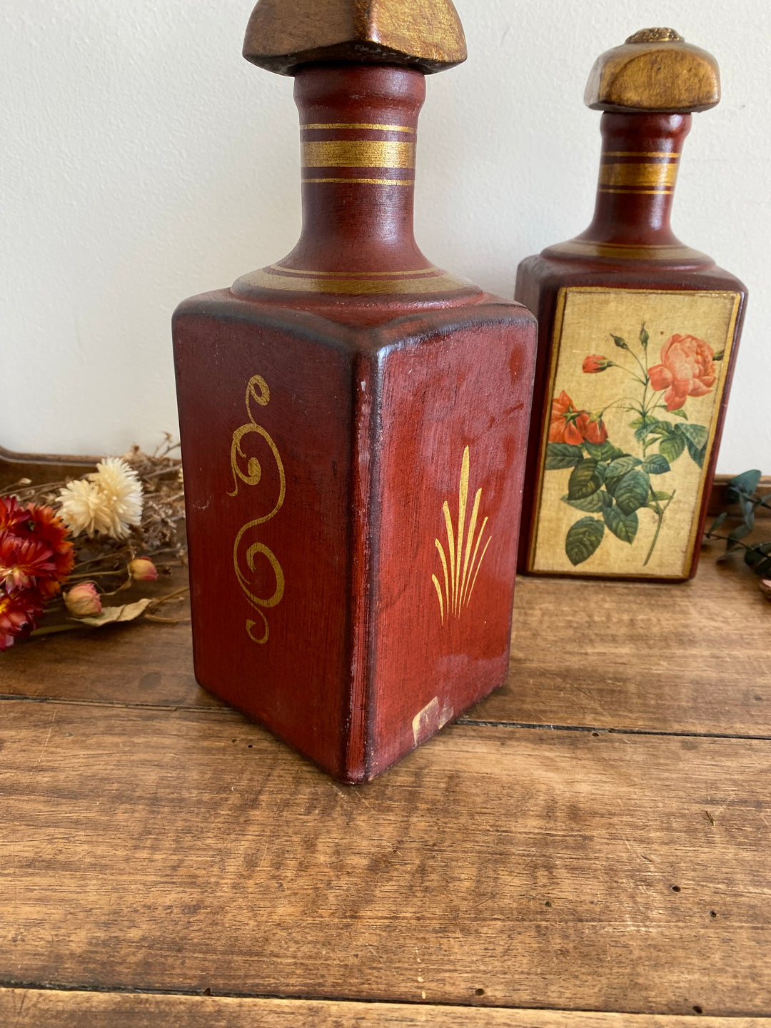 Bouteilles en porcelaine décoratives