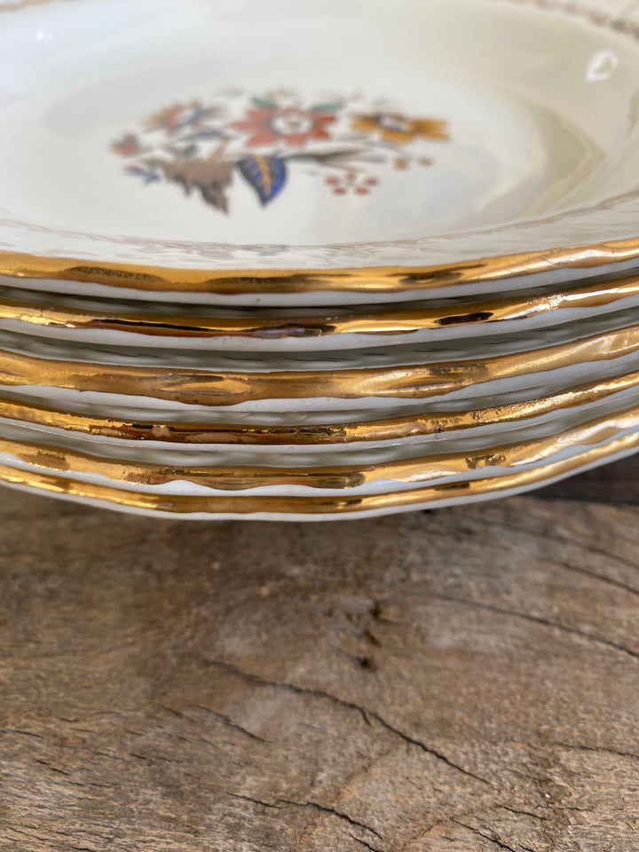 Service complet en porcelaine motifs fleurs 979