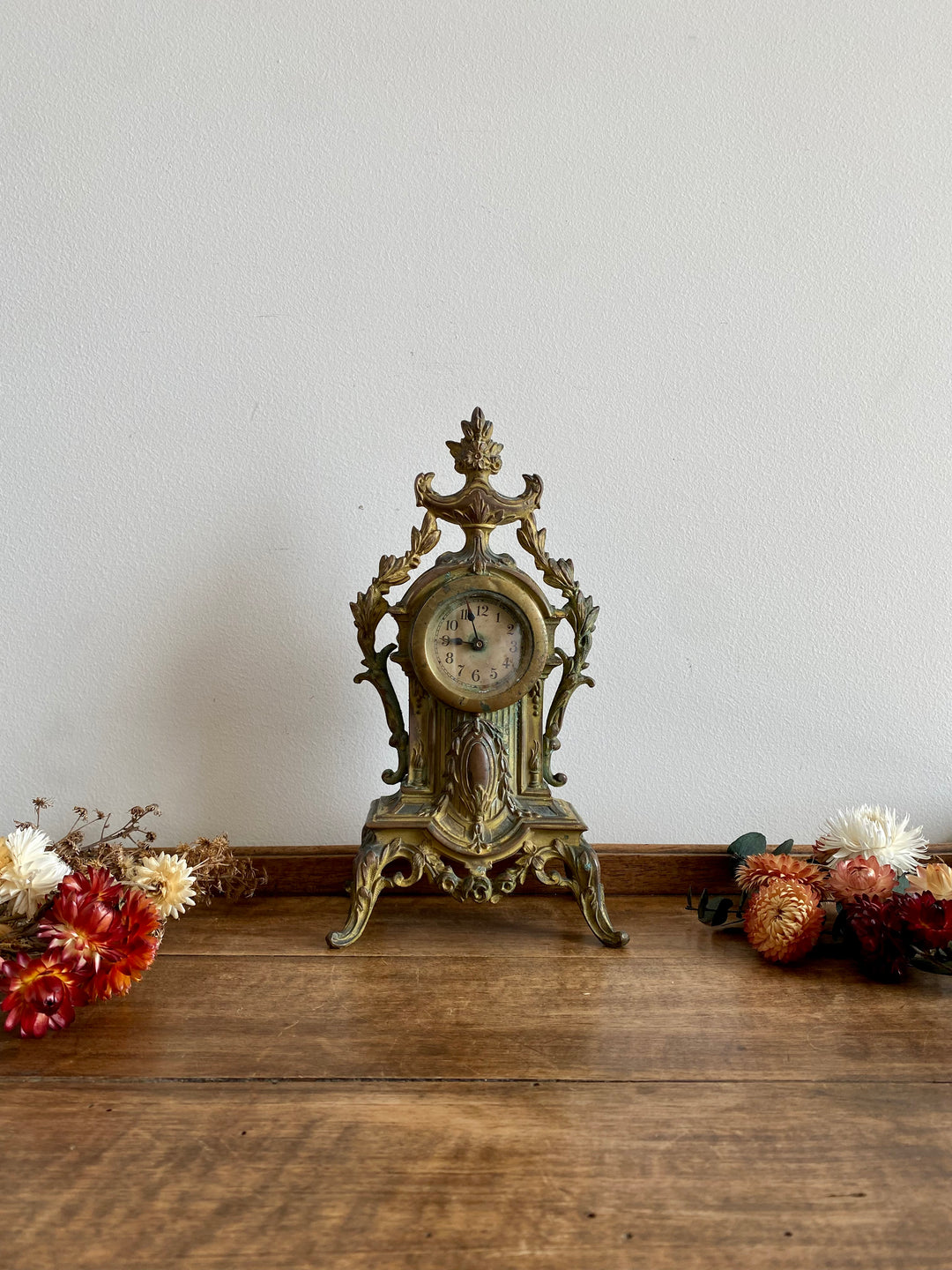 Horloge en régule et laiton XIX ème
