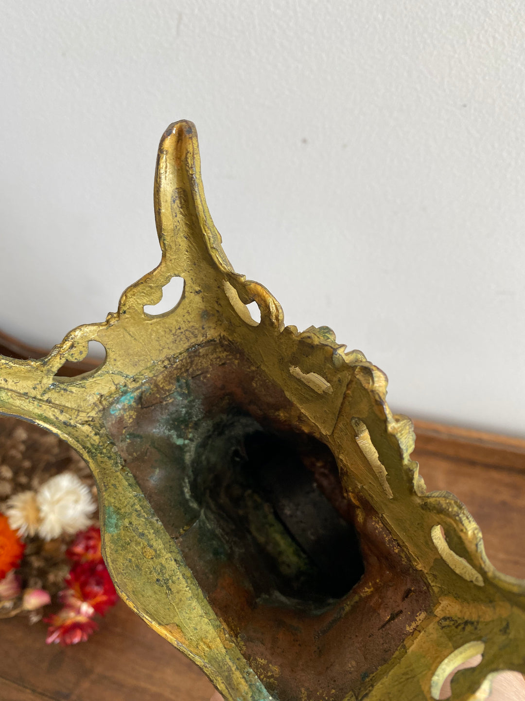 Horloge en régule et laiton XIX ème