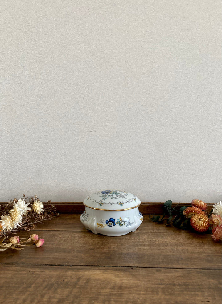 Bonbonnière motifs fleurs bleues Limoges France