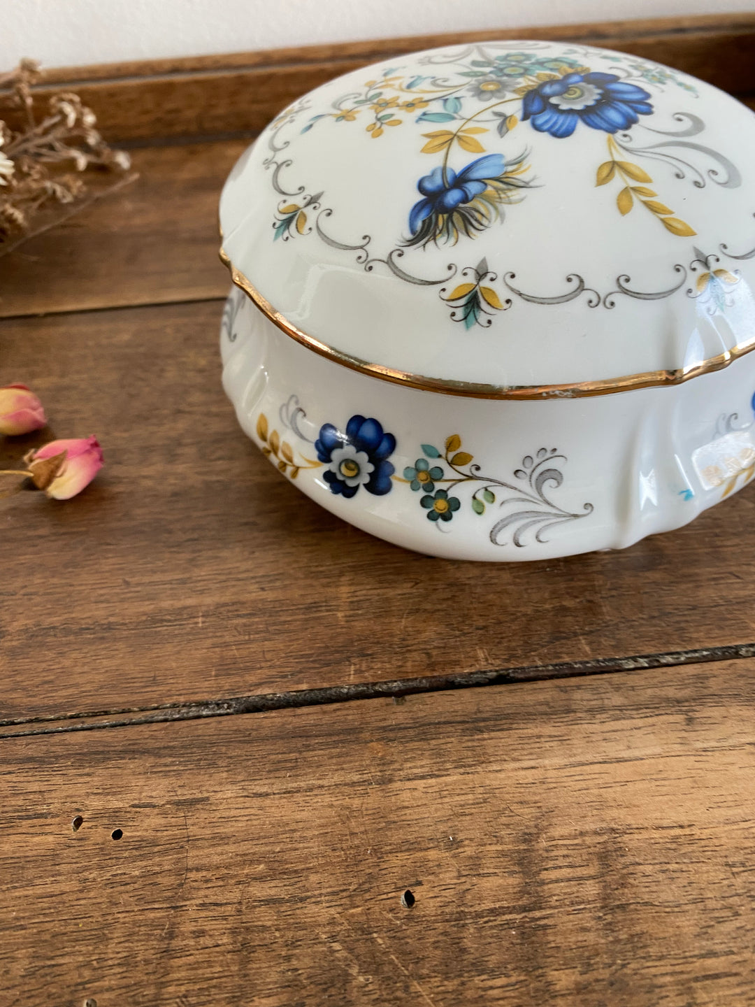 Bonbonnière motifs fleurs bleues Limoges France