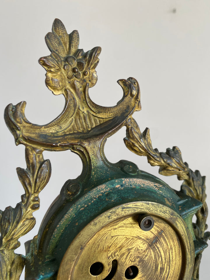 Horloge en régule et laiton XIX ème
