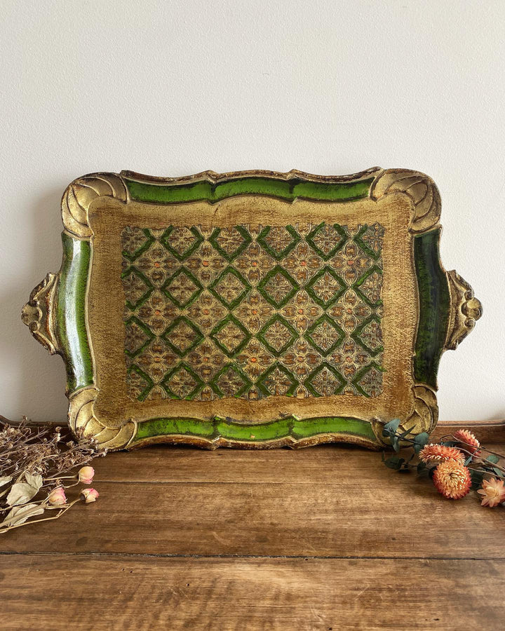 Plateau florentin aux accents verts et or