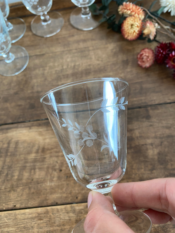 Verres à eau et a liqueur gravés
