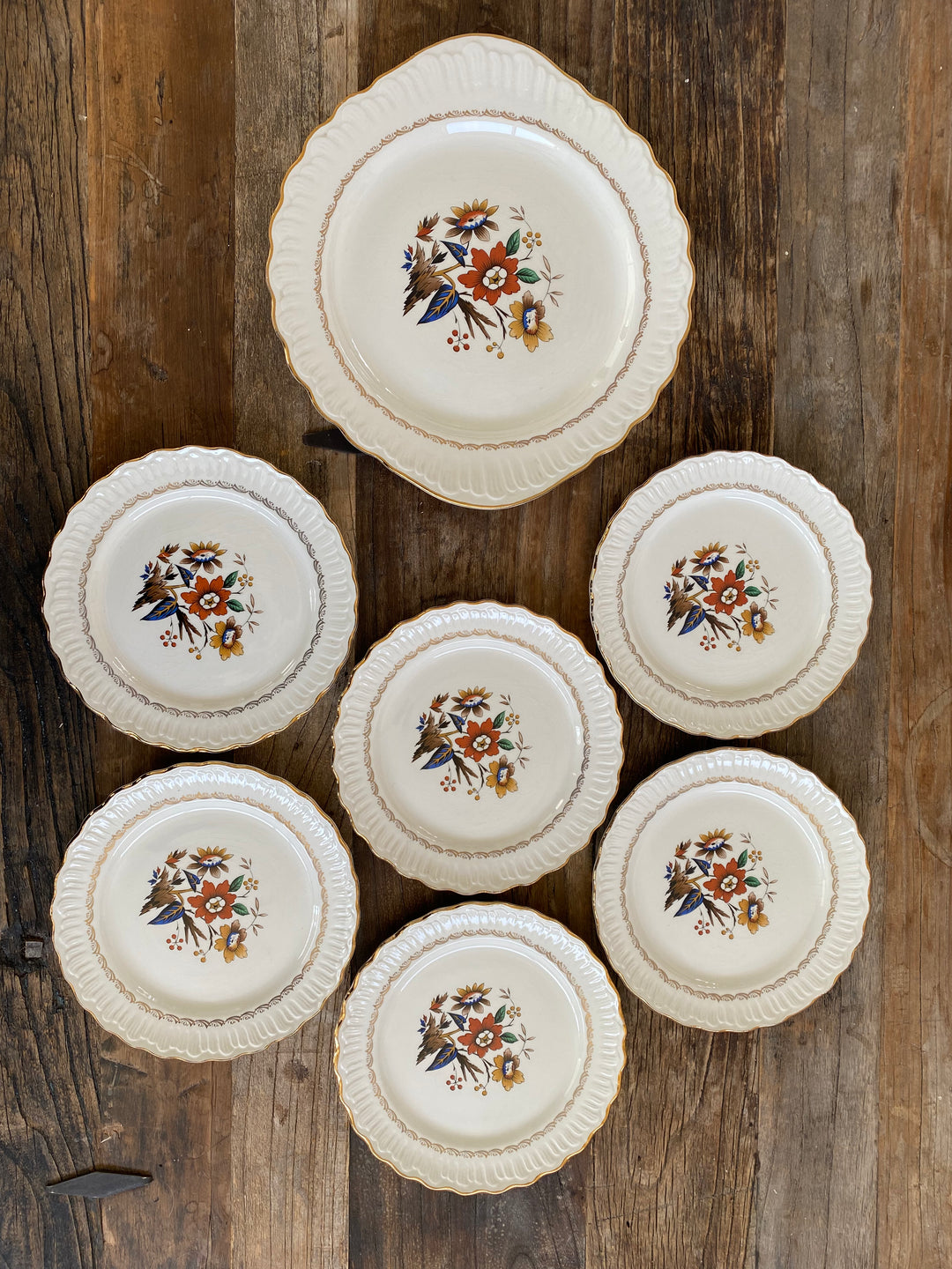 Service complet en porcelaine motifs fleurs 979