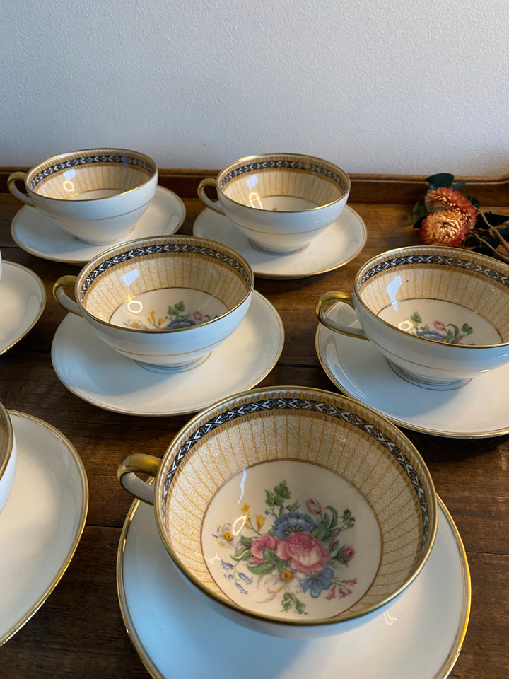 Service à café tasses fleuries Limoges