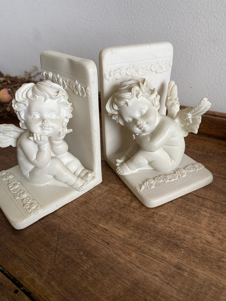 Serres livres petits anges blanc cassé