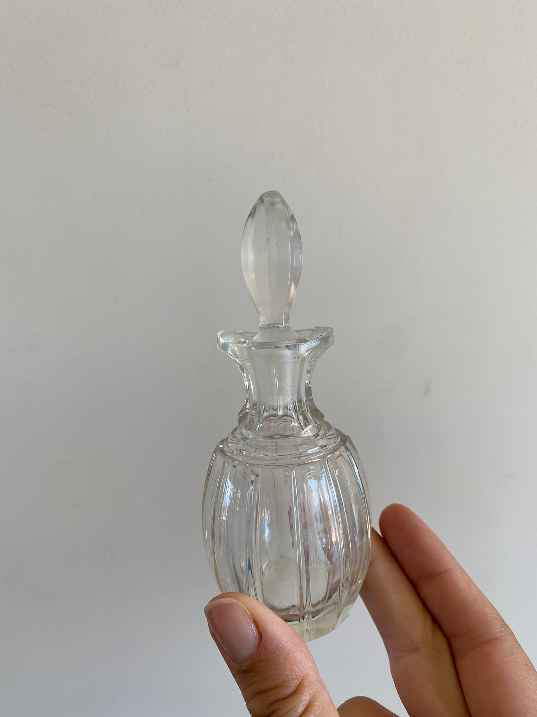 Duo de flacons en verre travaillé