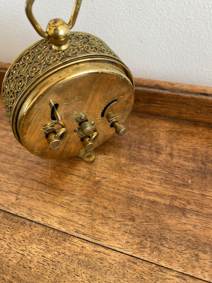 Réveil matin en dentelle de laiton doré