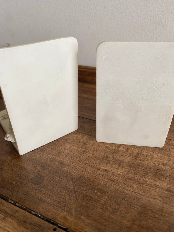 Serres livres petits anges blanc cassé