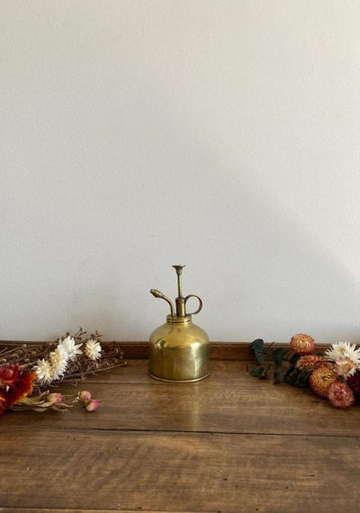 Lampe pied en bronze décor floral – Sélection Brocante