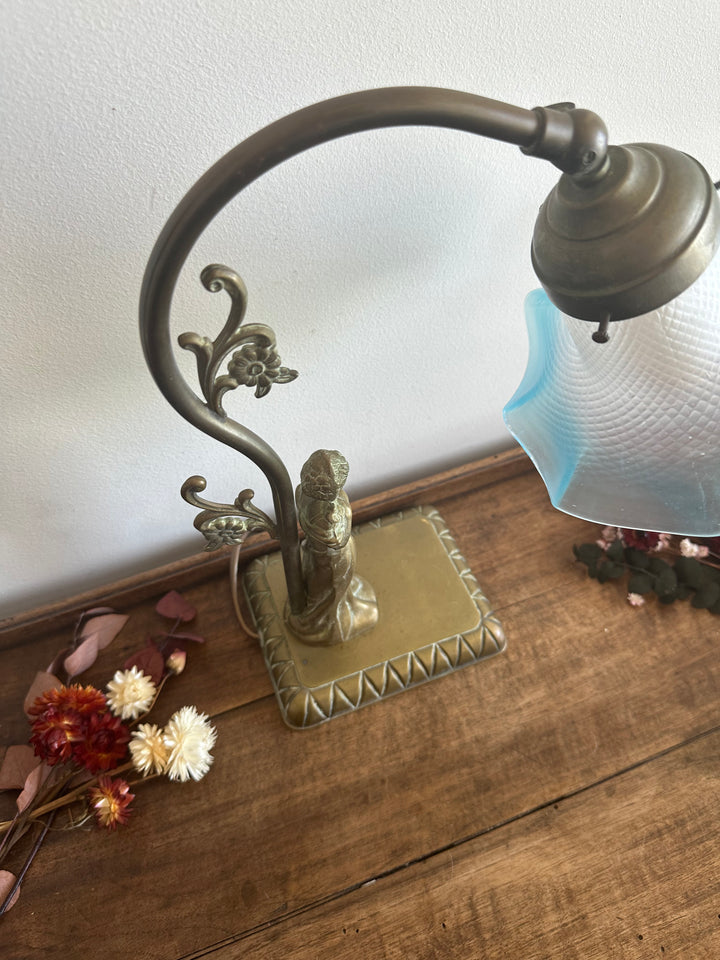 Lampe style Art Nouveau socle en bronze globe bleu