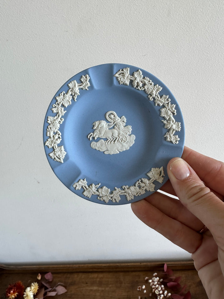 Ensemble Wedgwood bleu et blanc made in England