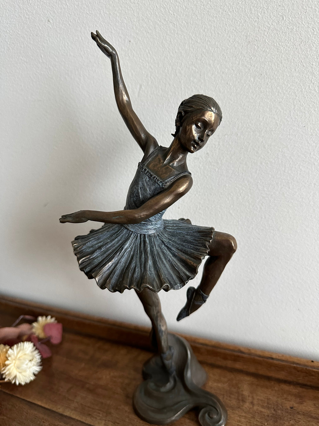 Statuette danseuse étoile effet bronze