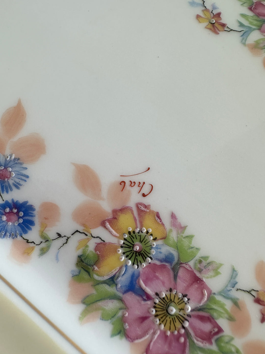 Plat à gâteau en porcelaine de Limoges G Boyer & co. Limoges