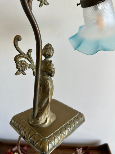 Lampe style Art Nouveau socle en bronze globe bleu