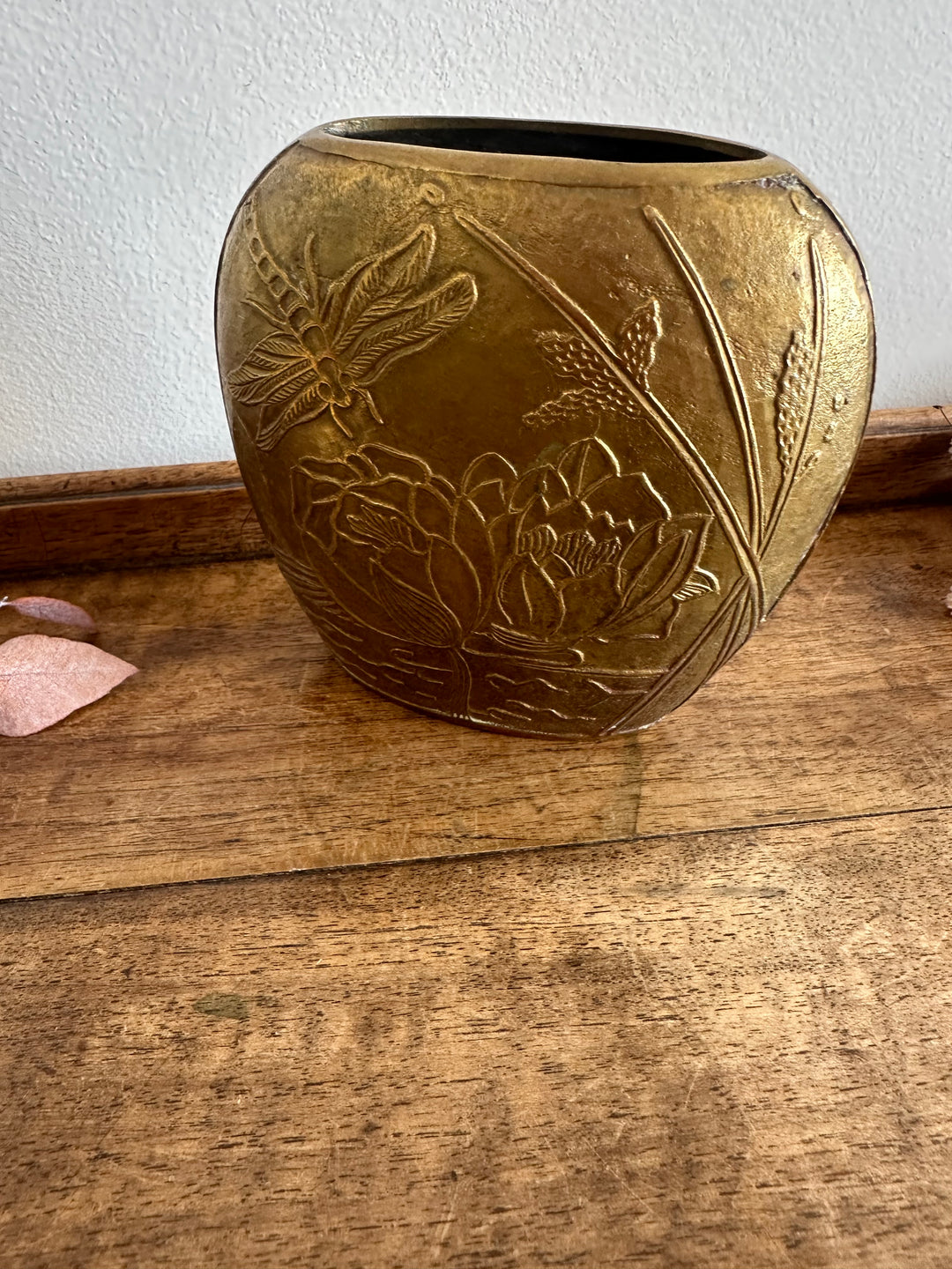 Vase en bronze gravé motifs nénuphars