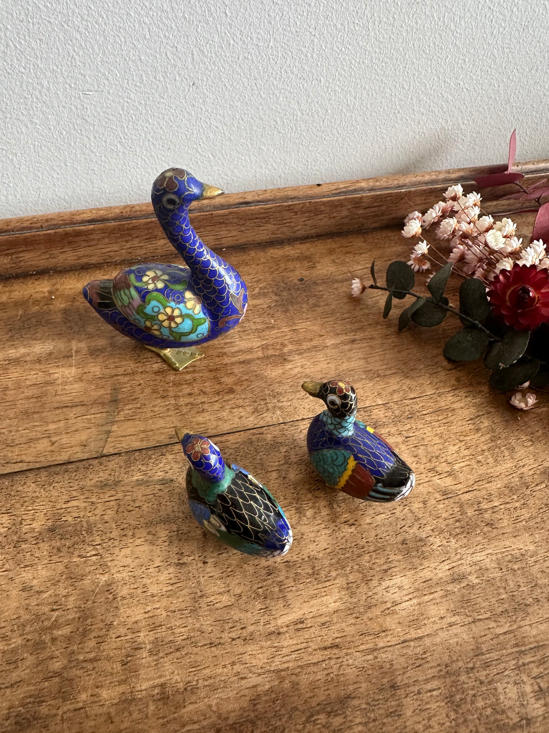 Trio de canards en laiton cloisonné émaillé