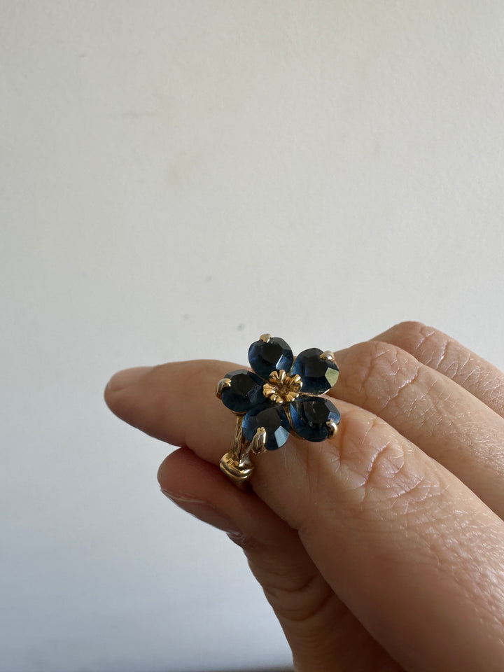 Bague en métal doré et pierres fantaisies bleues nuit