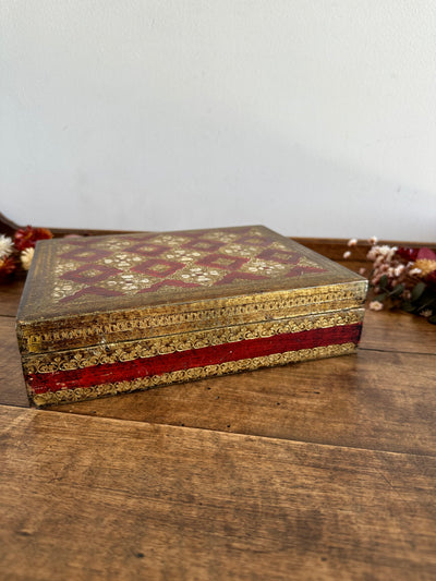 Boite en bois rectangulaire or et rouge décorations style florentin