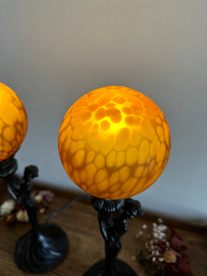 Lampes style Art Nouveau globes orangés