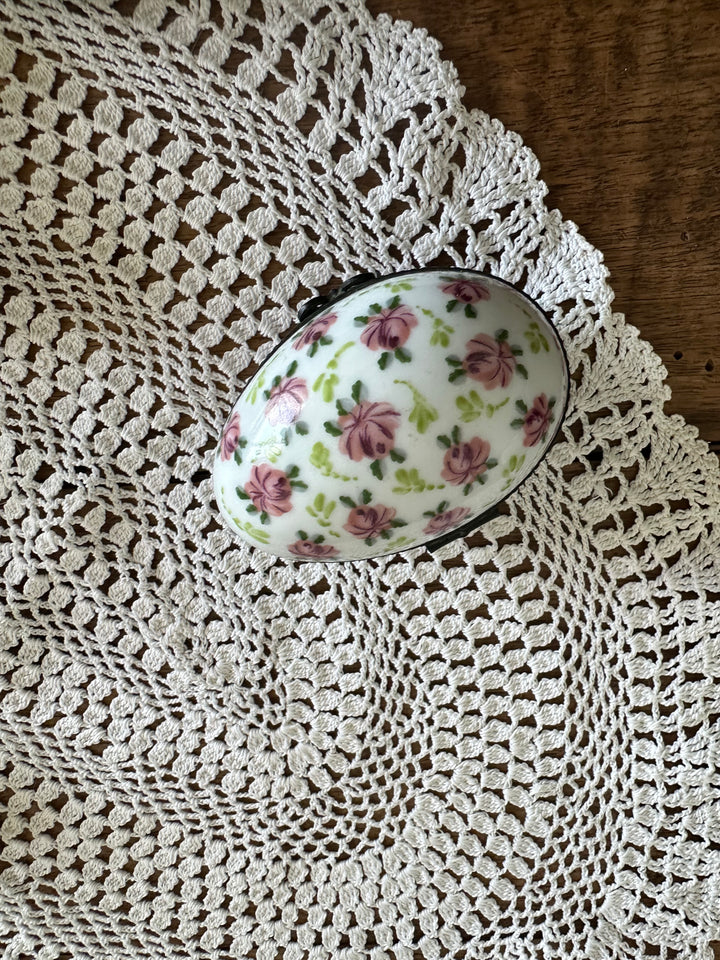 Ensemble de piluliers en porcelaine début XX ème