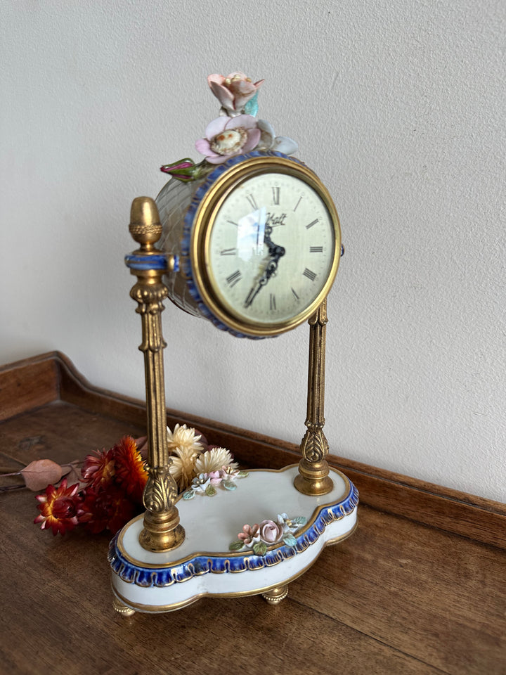 Pendule en porcelaine et laiton Capodimonte