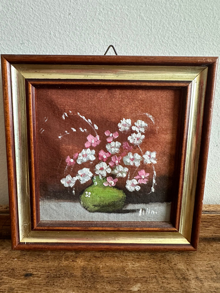 Peinture sur tissu signée fond bordeaux cadre en bois doré