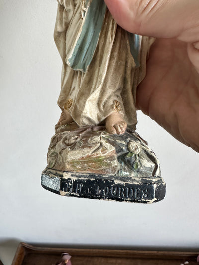 Statuette de la Sainte Vierge en plâtre fin XIX début XX ème