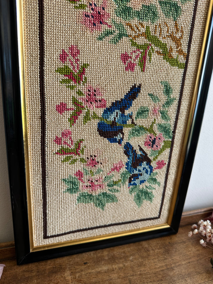 Broderie point de croix oiseaux bleus cadre en bois