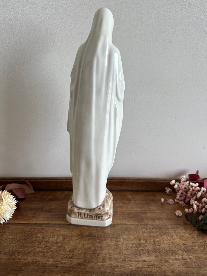 Statuette de la vierge en porcelaine fabrication allemande.