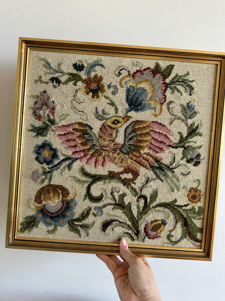 Broderie anglaise oiseaux cadre carré doré