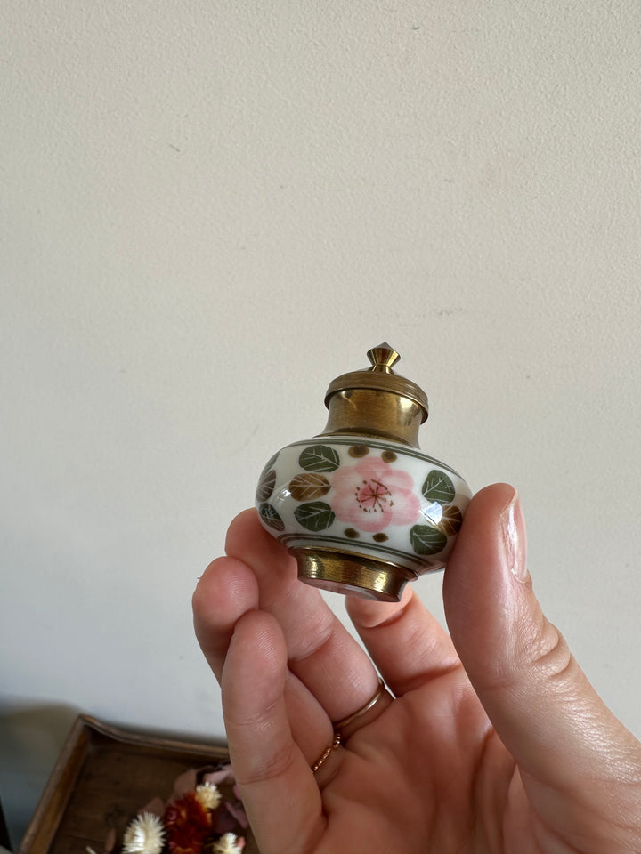 Salière et poivrière en porcelaine peinte