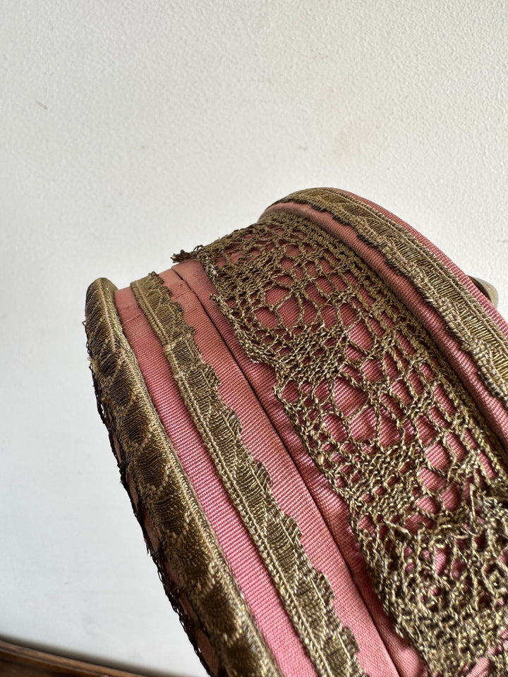 Bonbonnière en tissu XIX ème