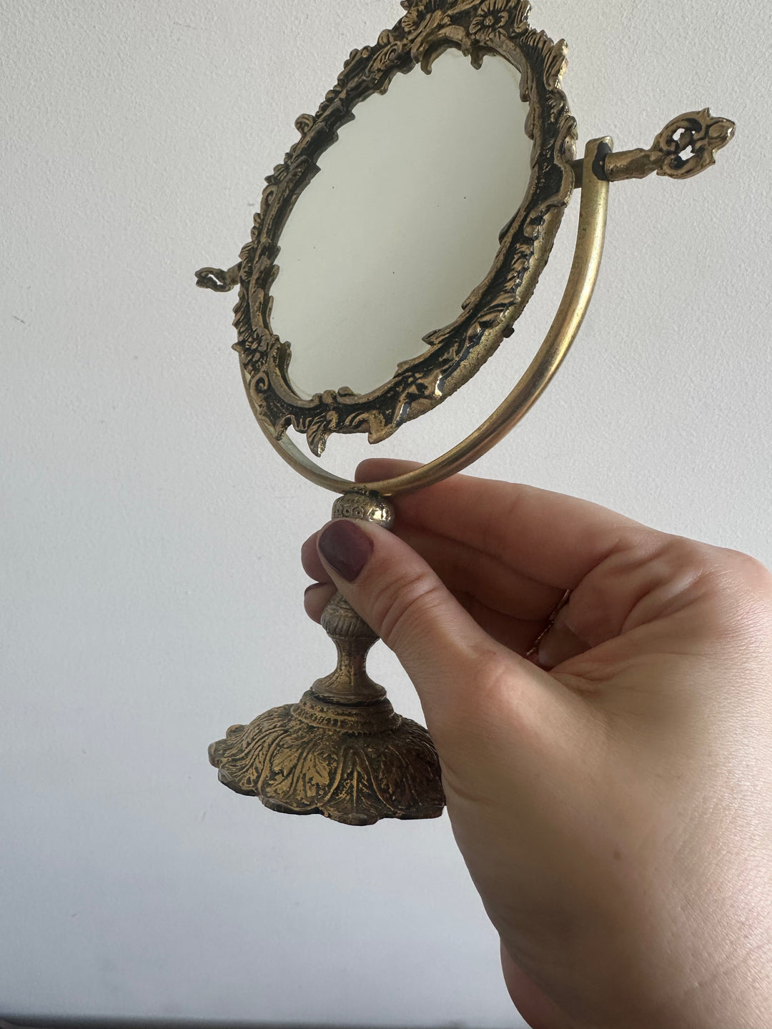 Miroir psyché sur pied en métal doré