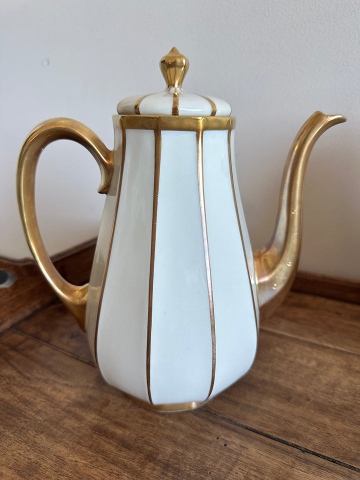 Cafetière en porcelaine de Limoges bordures dorées