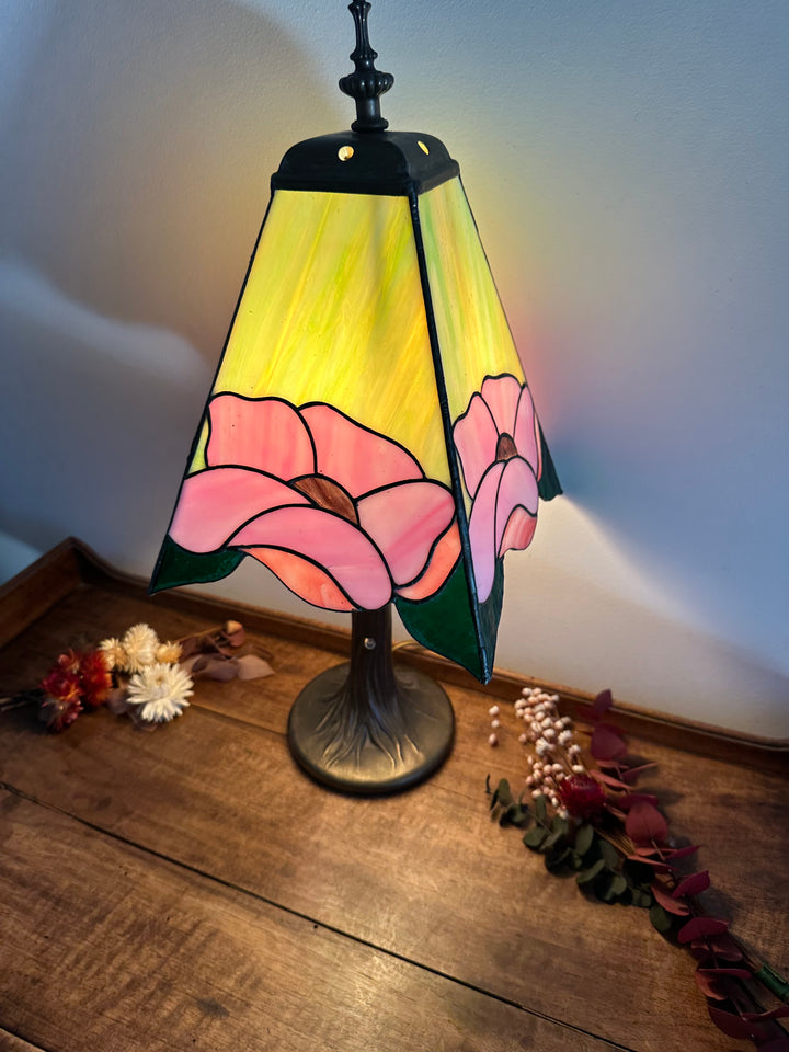 Lampe style Tiffany rectangulaire verte et rose