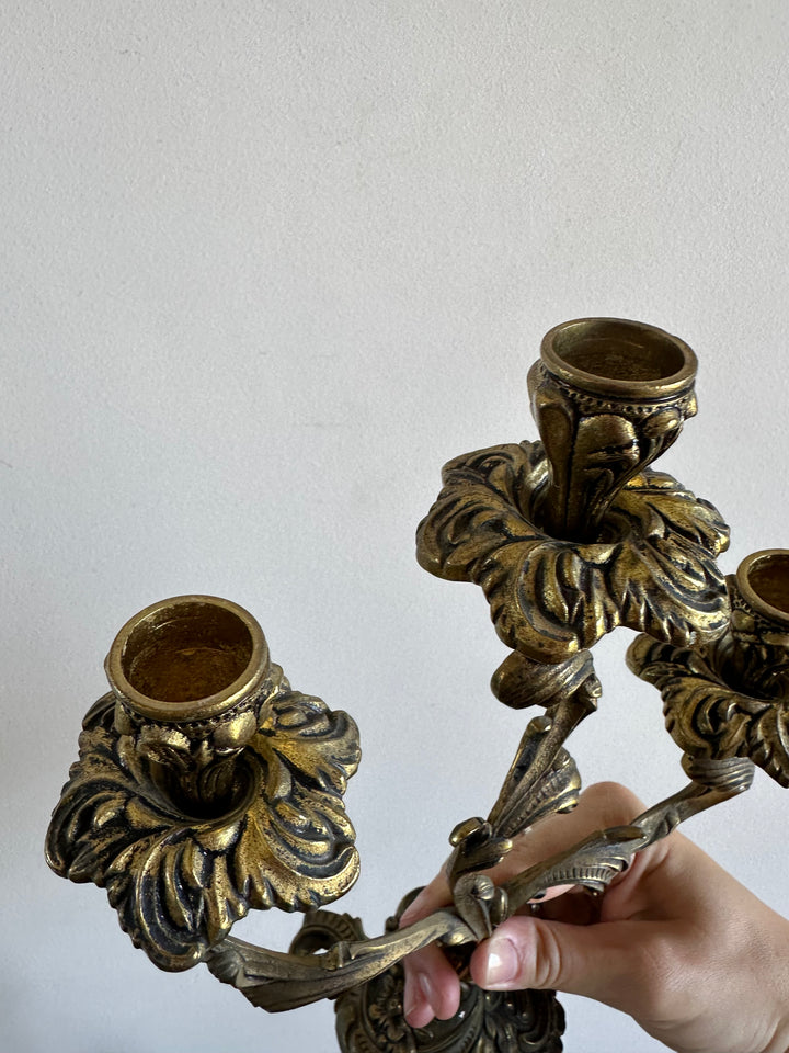 Bougeoirs à trois têtes en bronze style rococo