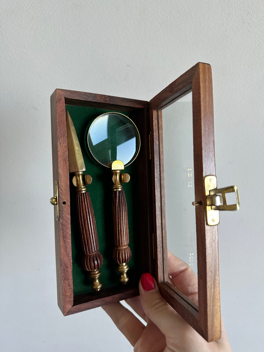 Ensemble loupe et coupe-papier en bois et laiton