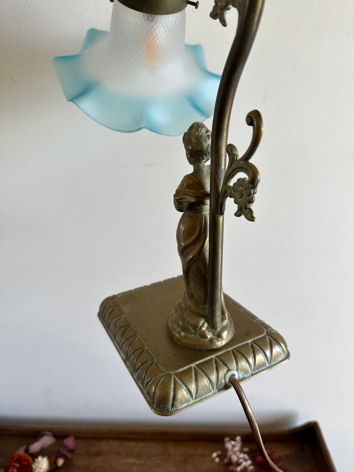 Lampe style Art Nouveau socle en bronze globe bleu