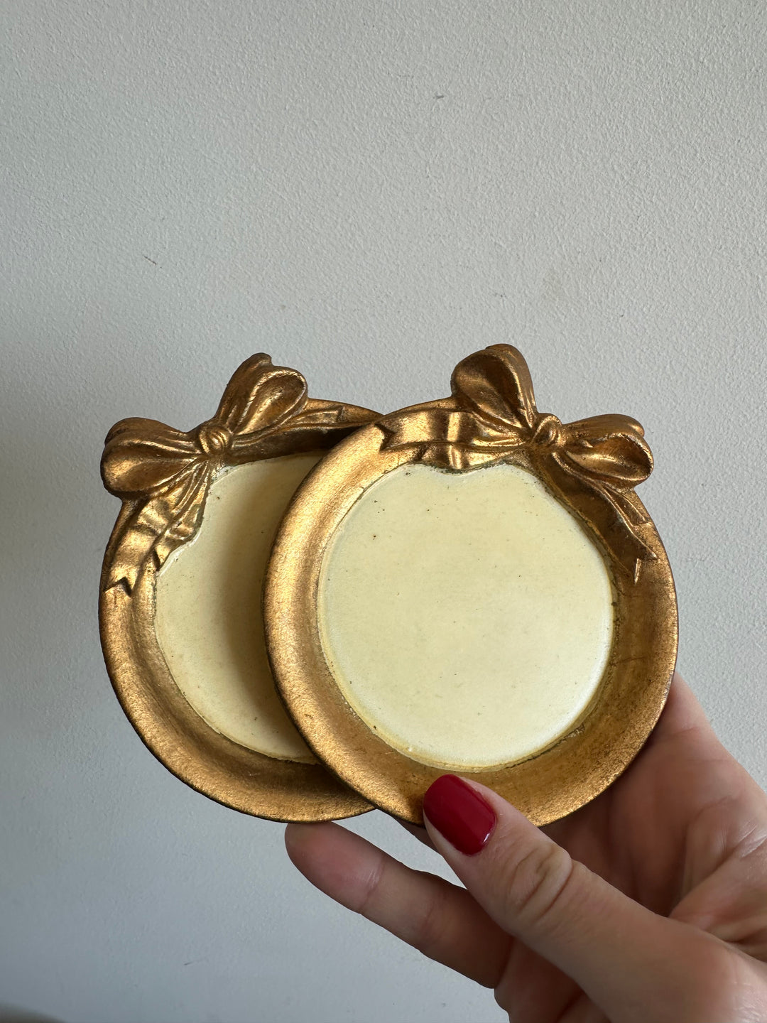 Sous verres en bois peints avec ornement petits noeuds